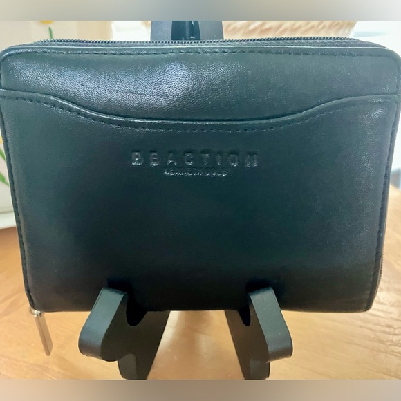 Kenneth Cole Reaction Black all Genuine Leather Wallet. 
Perfect Condition - Picture 1 of 15